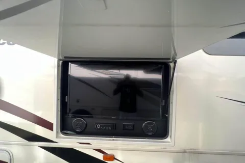 Ian's Jayco Precept 29V Class A