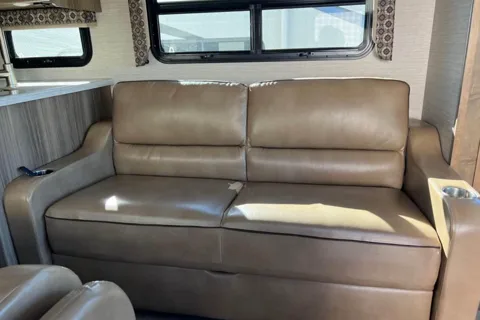 Ian's Jayco Precept 29V Class A