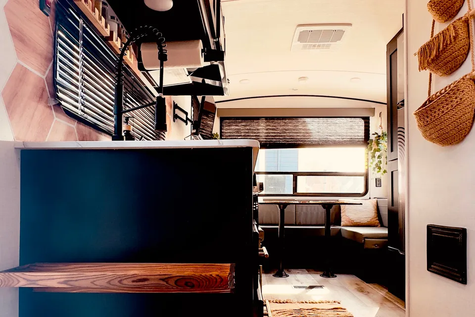 2024 Solar Luxury Camper, Fully Renovated, Camp in Luxury, Off Grid!