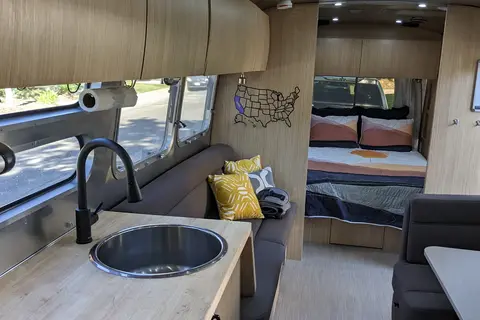 Luxury Airstream 30ft, Sleeps 8 + Pets, Delivery