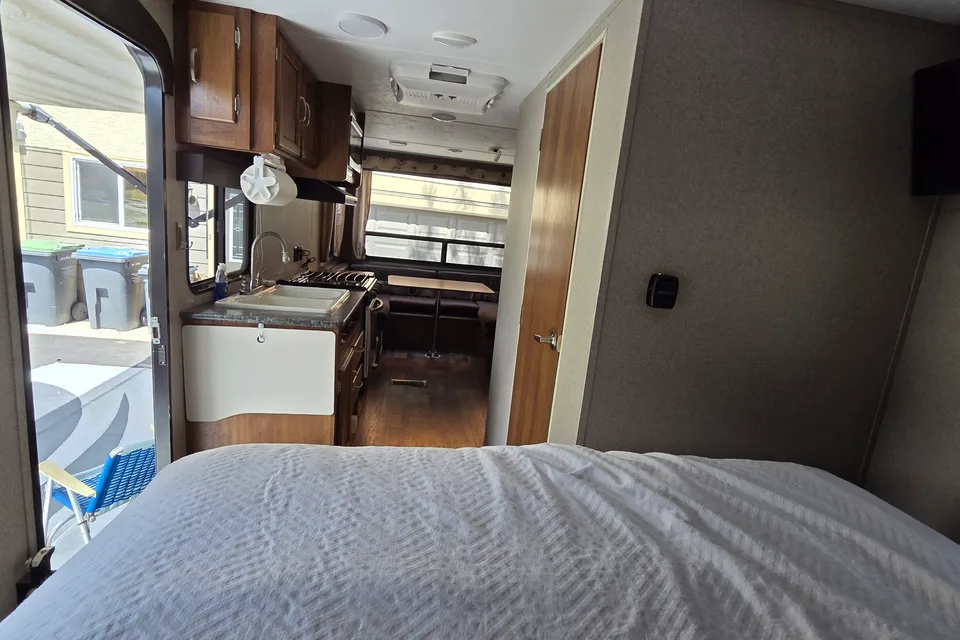 Clean and Comfortable 24 Foot Travel Trailer