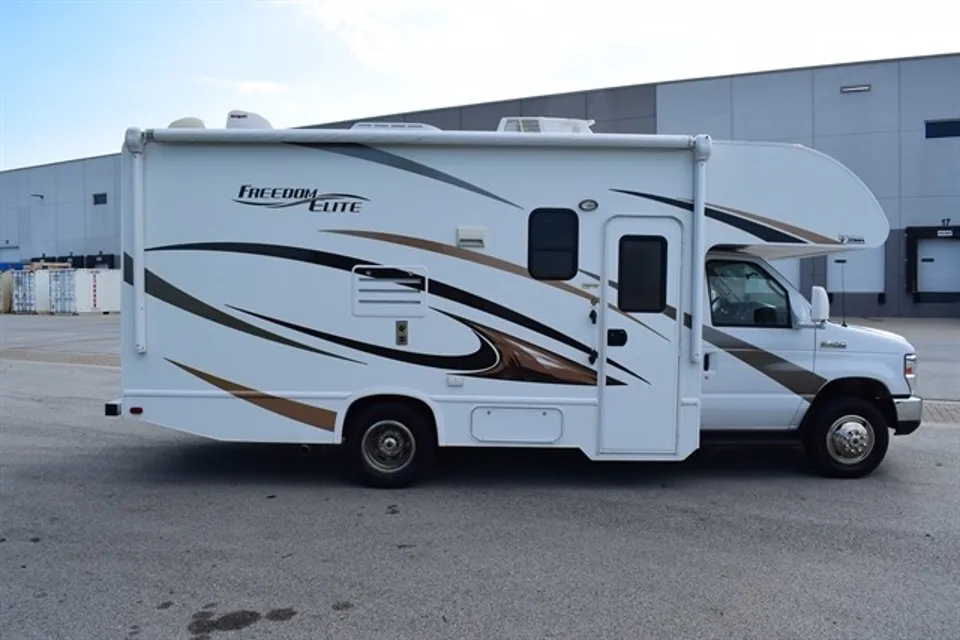 Jackpot Joe RV (Circa) Ultd Miles Sleep 6 Unit #7