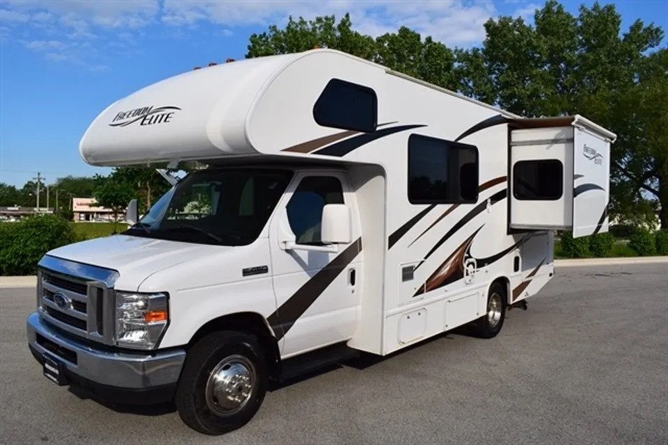 Jackpot Joe RV (Circa) Ultd Miles Sleep 6 Unit #7