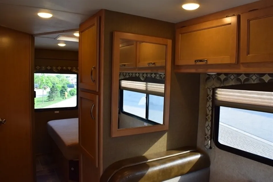 Jackpot Joe RV (Circa) Ultd Miles Sleep 6 Unit #7