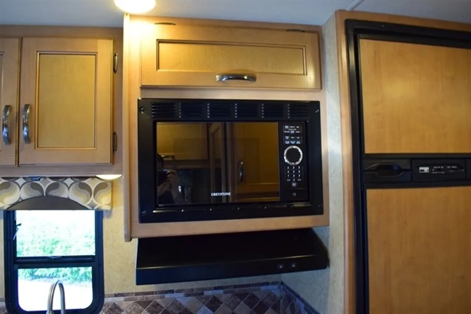 Jackpot Joe RV (Circa) Ultd Miles Sleep 6 Unit #7