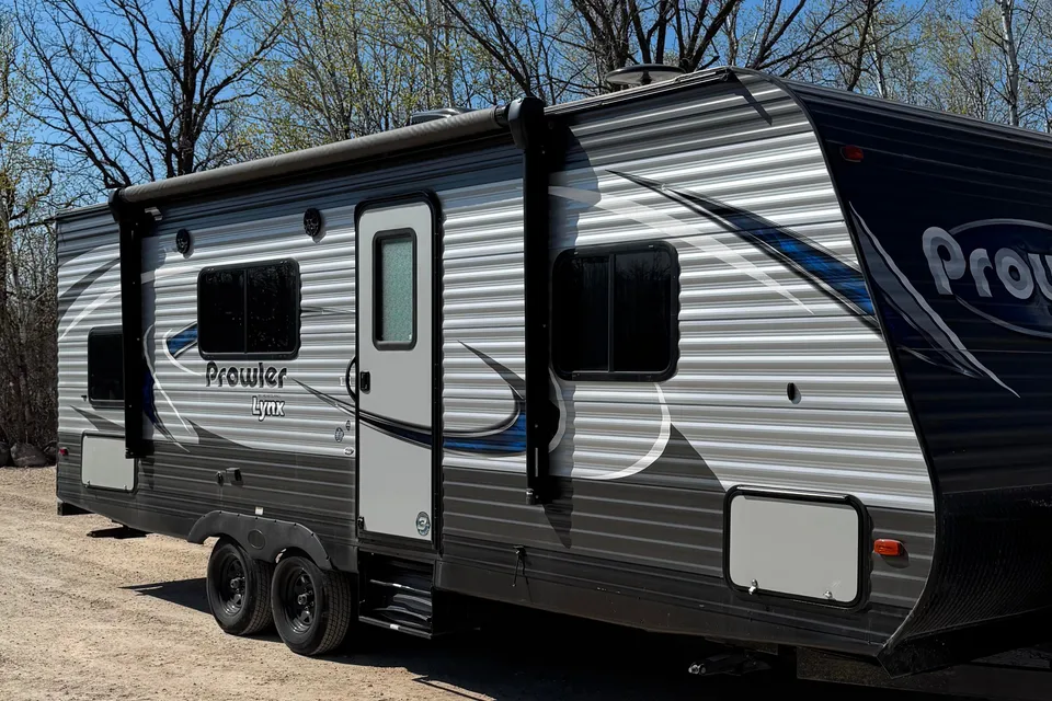 Family Friendly Heartland Prowler Lynx 25lx Travel Trailer