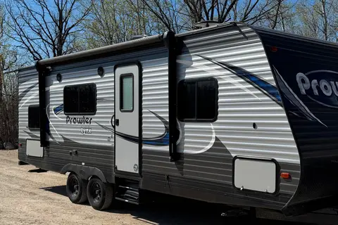 Family Friendly Heartland Prowler Lynx 25lx Travel Trailer