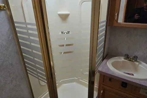 Ed's Triple E 1996 commander Class A