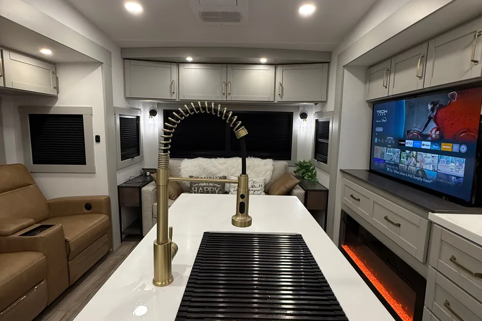 Brinkley 3610 Z Fifth Wheel