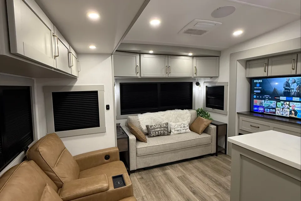 Brinkley 3610 Z Fifth Wheel