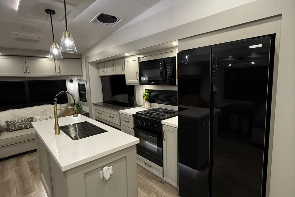Brinkley 3610 Z Fifth Wheel