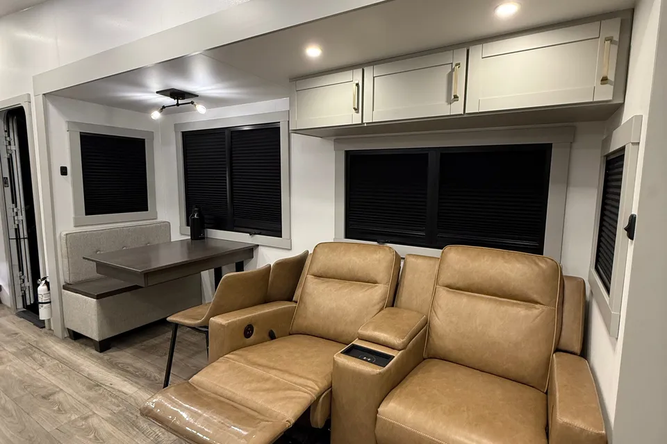 Brinkley 3610 Z Fifth Wheel