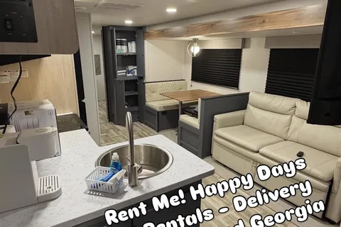 “Roomy Ryder” 2025 - Sleeps 10+ Delivered and Setup! 2 Slides! Huge Bunkroom!