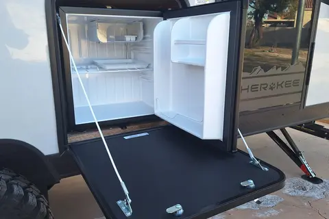Blacky 2025 Cherokee Black Label with Solar