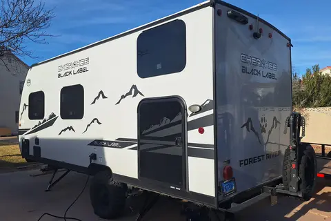 Blacky 2025 Cherokee Black Label with Solar