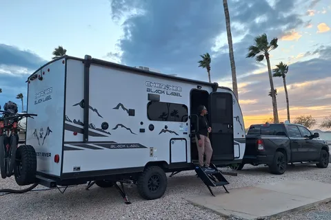 Blacky 2025 Cherokee Black Label with Solar