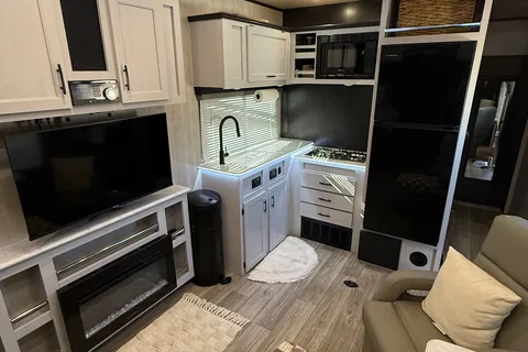 Amazing Genesis Supreme RV 275CRXL Toy Hauler