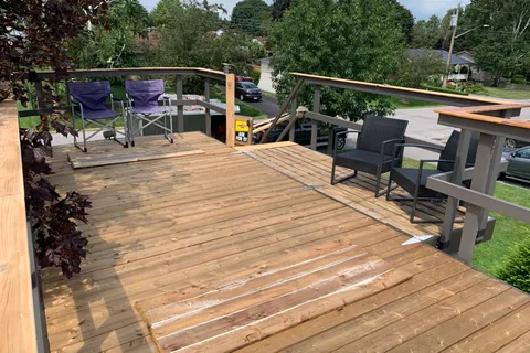 Curtski’s patio shack