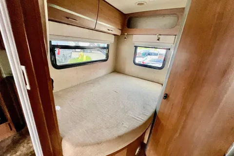 Fully Equipped Luxury Mercedes / Easy to Drive & Fuel Efficient