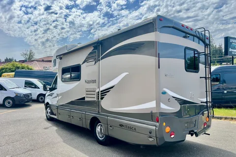 Fully Equipped Luxury Mercedes / Easy to Drive & Fuel Efficient