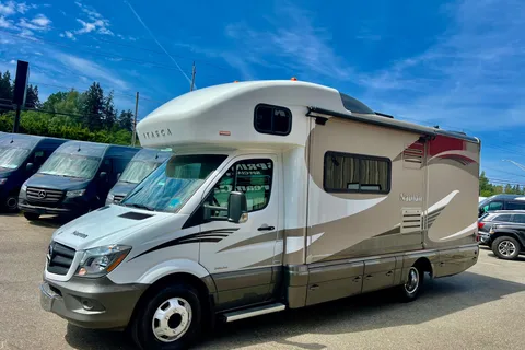 Fully Equipped Luxury Mercedes / Easy to Drive & Fuel Efficient