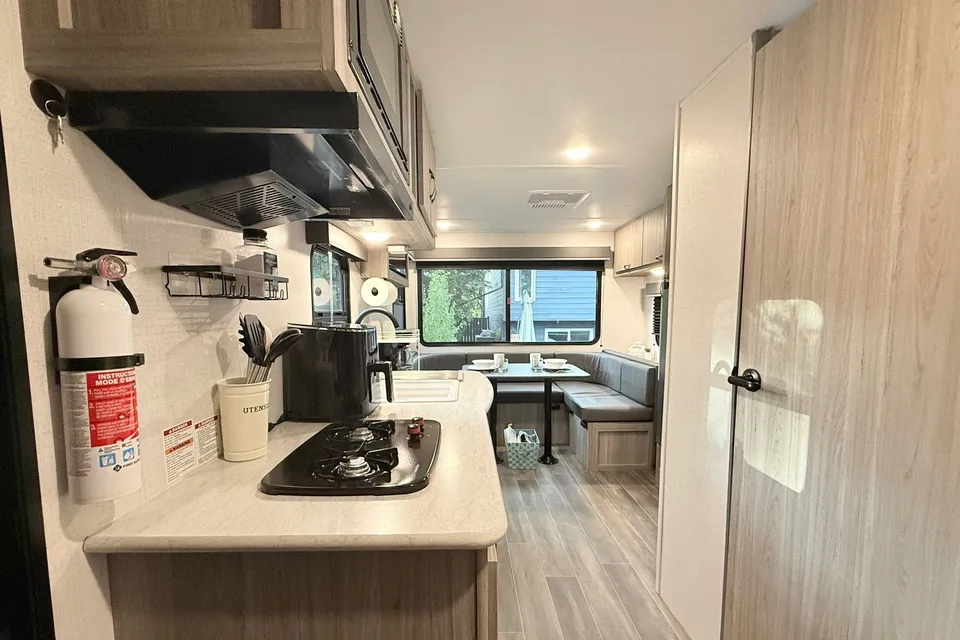 Brand new lightweight Glamping unit for 2 adults (+2kids)