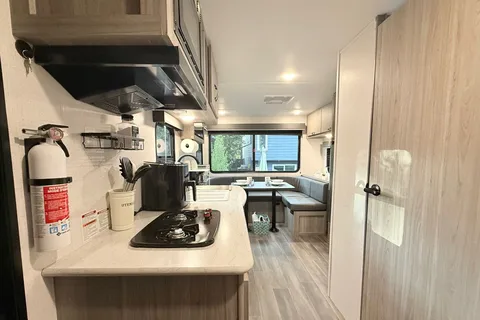 Brand new lightweight Glamping unit for 2 adults (+2kids)