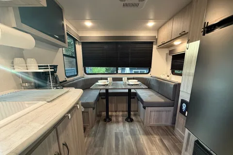 Brand new lightweight Glamping unit for 2 adults (+2kids)
