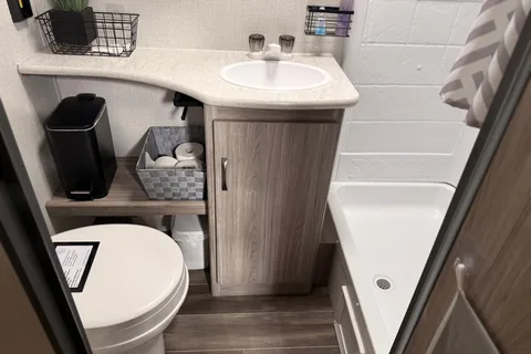 Brand new lightweight Glamping unit for 2 adults (+2kids)