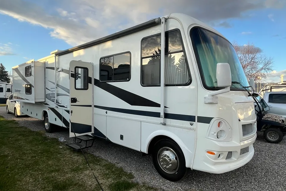 Craig's Damon Challenger Class A (Bunkhouse)