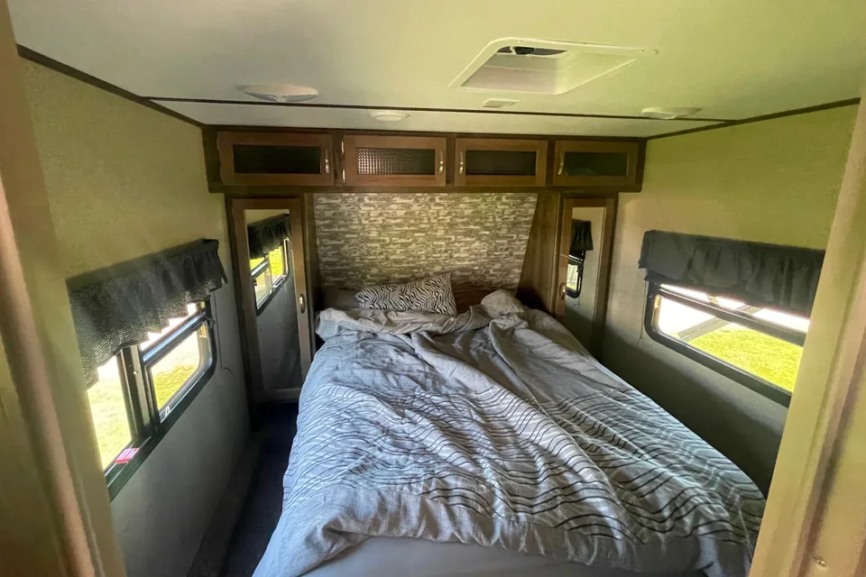 Andrew's Keystone 32BH Fifth Wheel