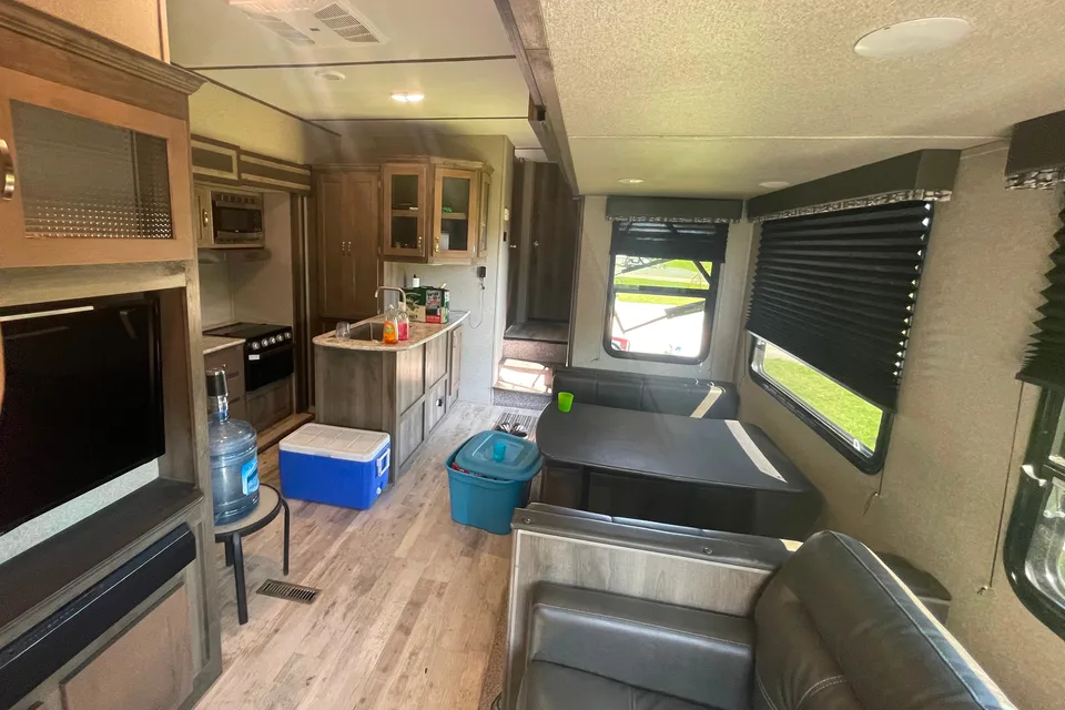 Andrew's Keystone 32BH Fifth Wheel