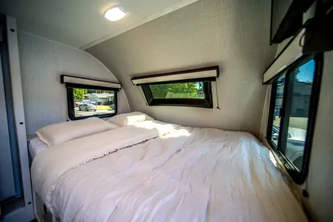 2023 Trailer Under 5000lbs (Sleeps 6 & Delivery)