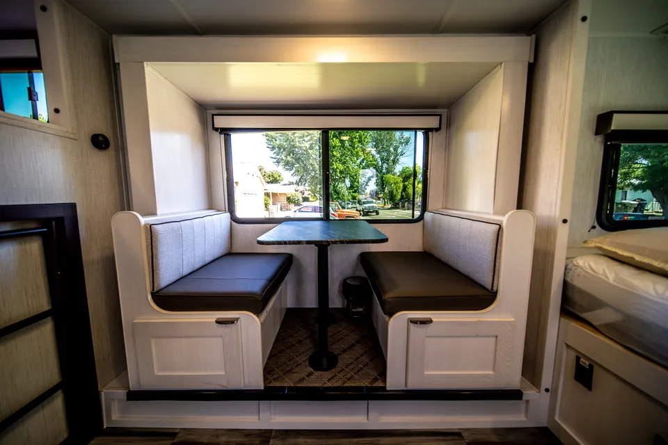 2023 Trailer Under 5000lbs (Sleeps 6 & Delivery)