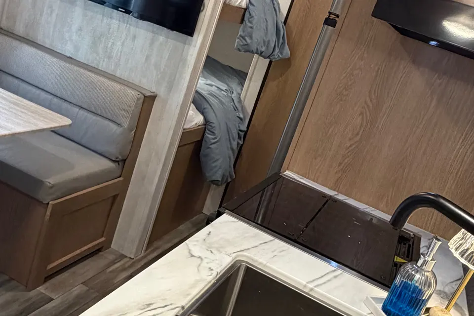 Forest River Primetime Avenger 26BK Travel Trailer