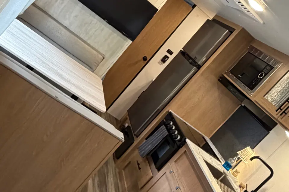 Forest River Primetime Avenger 26BK Travel Trailer