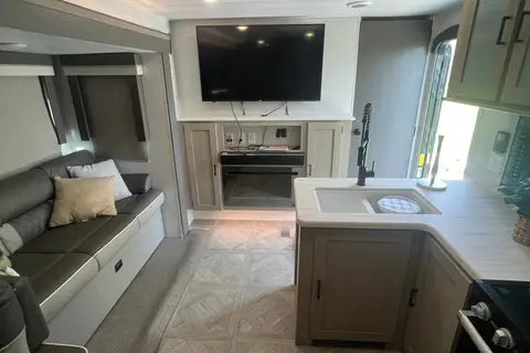 Forest River Wildwood 31kqbts Travel Trailer