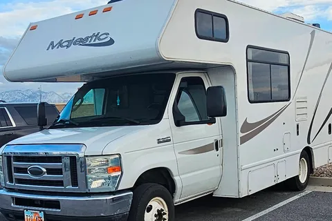 Thor Motor Coach 23a Class C - k -Unlimited miles