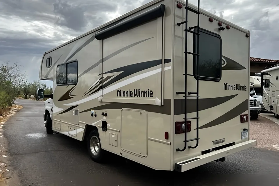 James's Winnebago Minnie Winnie 22M Class C