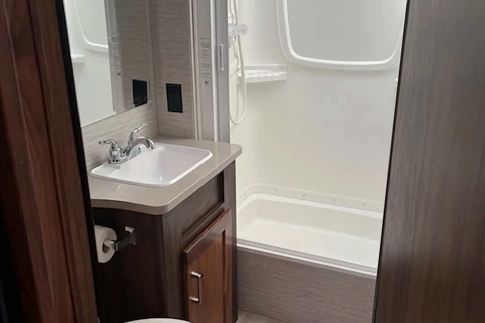 James's Winnebago Minnie Winnie 22M Class C