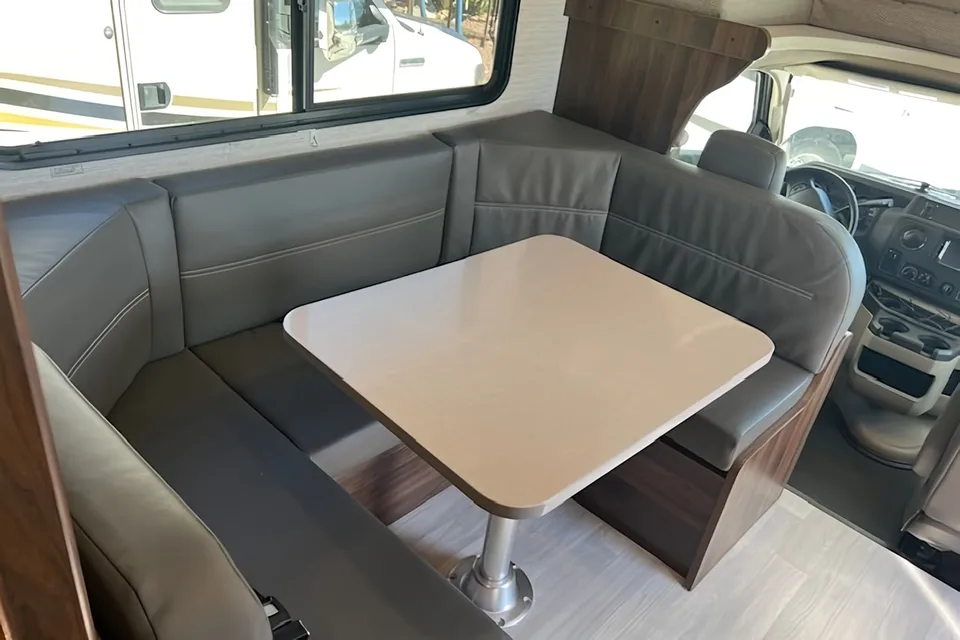 James's Winnebago Minnie Winnie 22M Class C