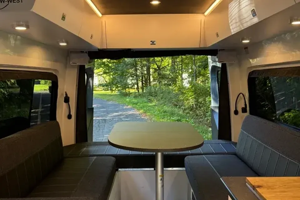 Mercedes-Benz 2500 Diesel New West Evasion Class B