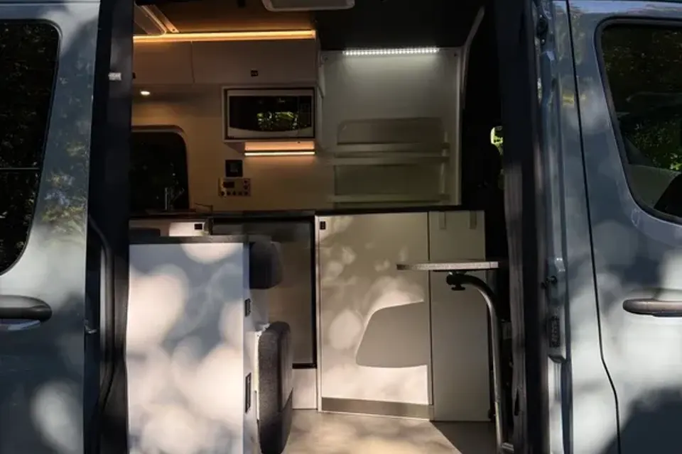 Mercedes-Benz 2500 Diesel New West Evasion Class B