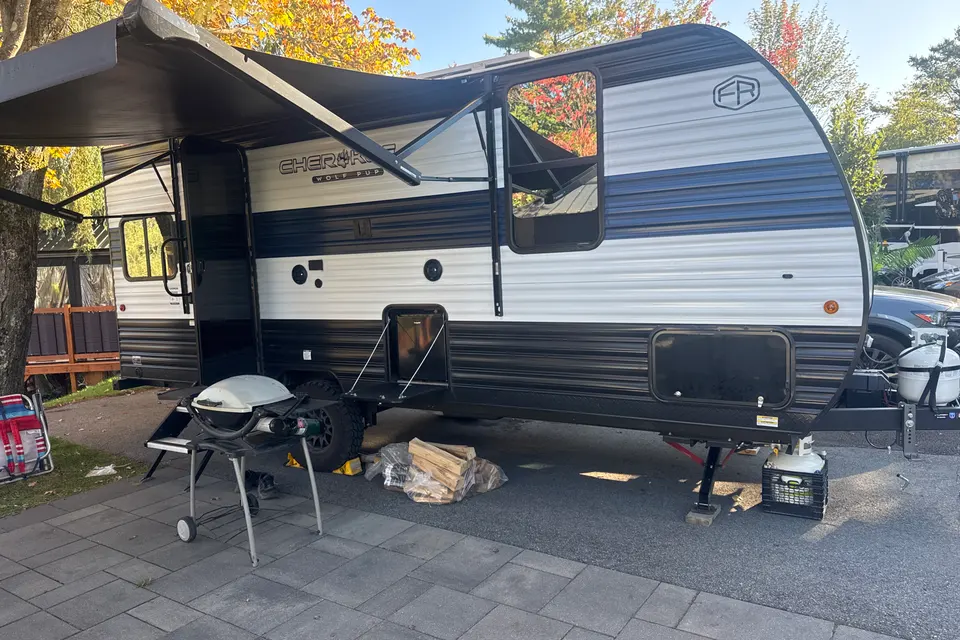 Rob & Wolf.  Cherokee Wolf Pup 16CM Travel Trailer