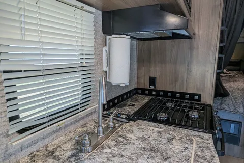 Mercedes Benz Coachmen Prism M-2150 Class C