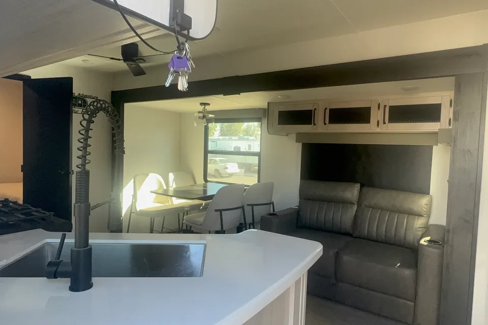 Izzy 5 Star Flight in Trailer