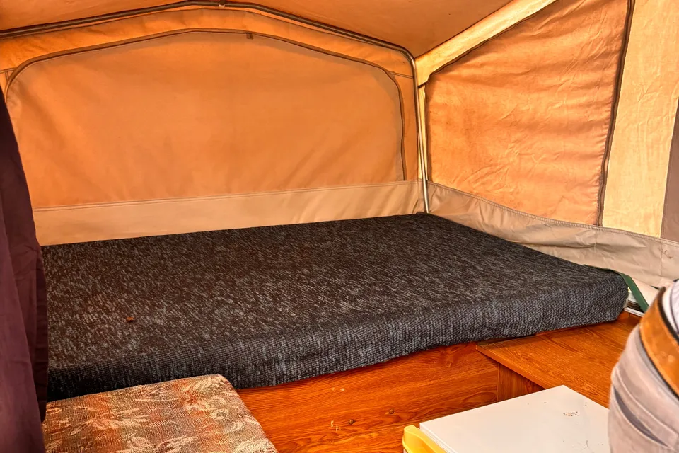 Christa’s Starcraft 1990 Tent Trailer