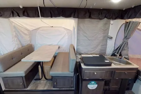 DANIEL's Forest River Rockwood Esp 2318 Tent Trailer