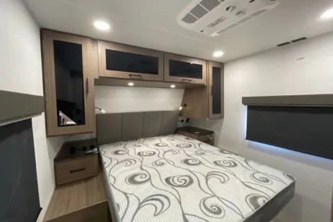 Classy Alliance RV Delta 251BH Travel Trailer LOADED