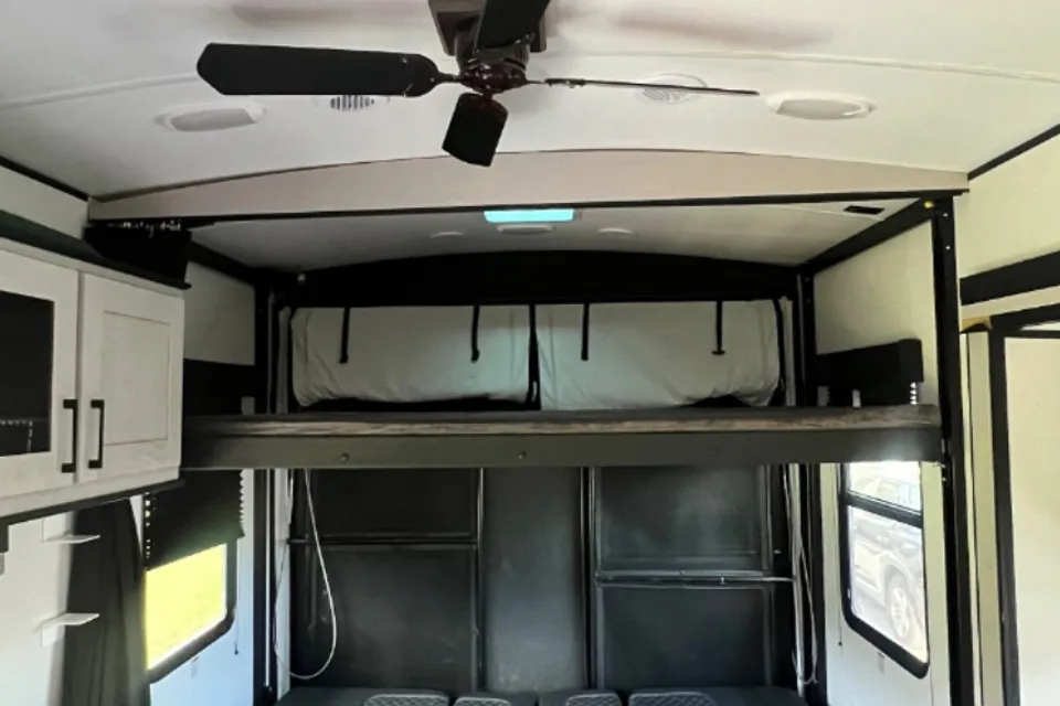 2021 Heartland Torque Toy Hauler Sleeps 8 w/ Patio Deck & Bulit In Generator